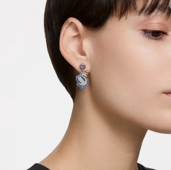 🔹️SWAROVSKI 🔹️- blue Swan Drop gold tone plated Earrings SOLD OUT ONLINE!!! - Picture 2 of 5